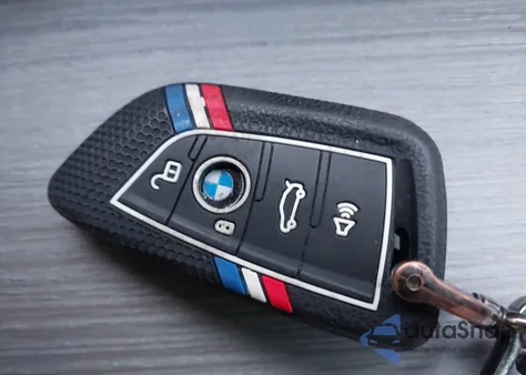 2025 BMW I4 Gran Coupe xDrive40 z USA, uszkodzony, nr VIN WBY43HD00SFU43541